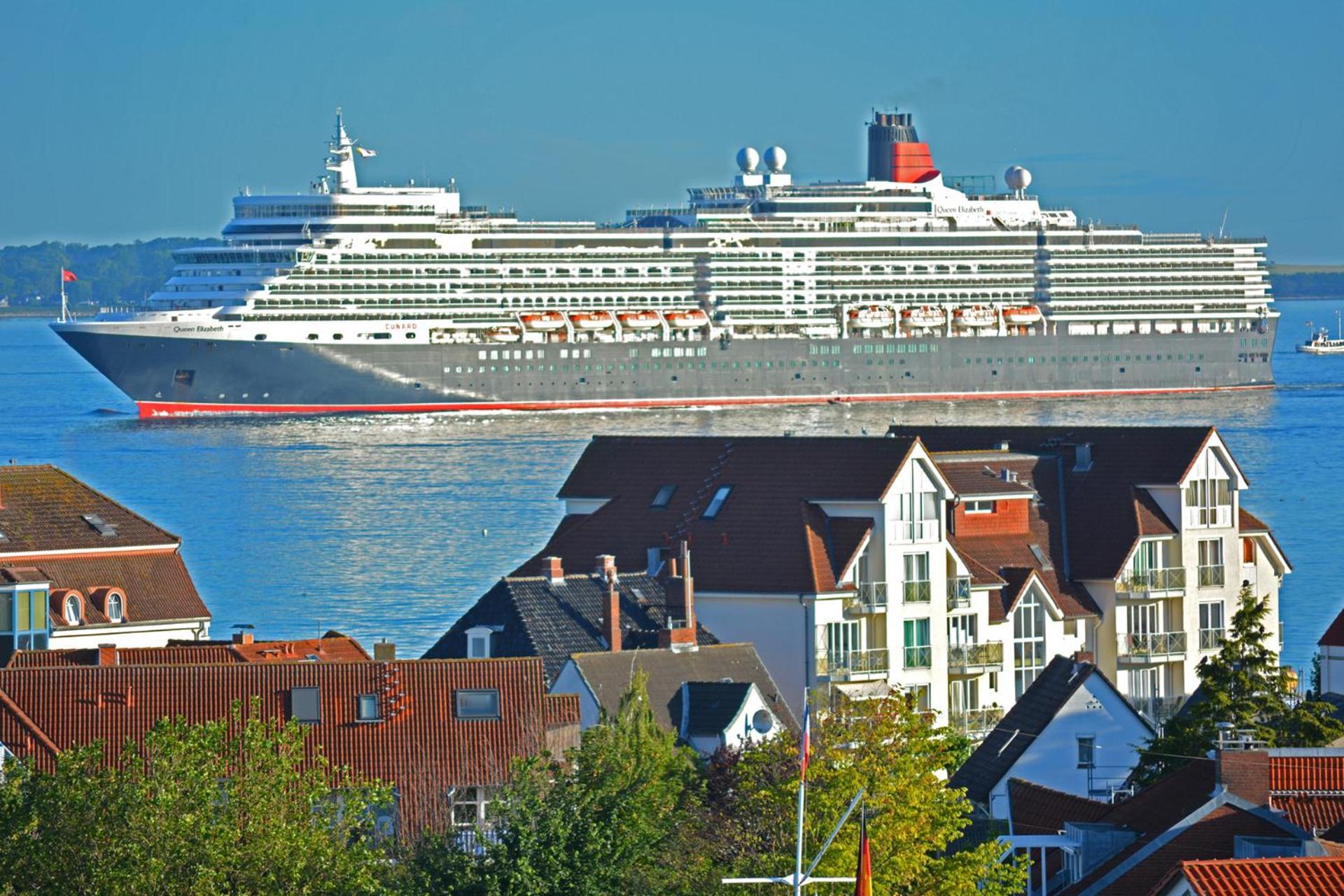 Strandhotel 18 Laboe Exterior foto