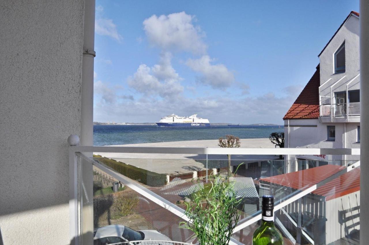 Strandhotel 18 Laboe Exterior foto